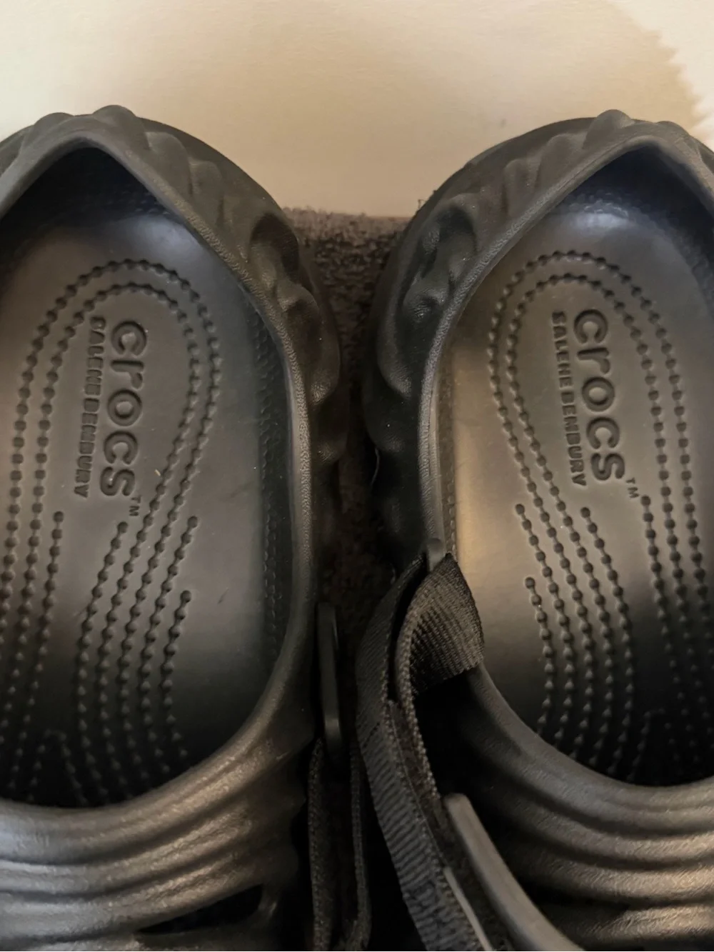 Crocs Echo Storm Black Clogs Men’s size 12 w/adjustable strap. Slip on comfort